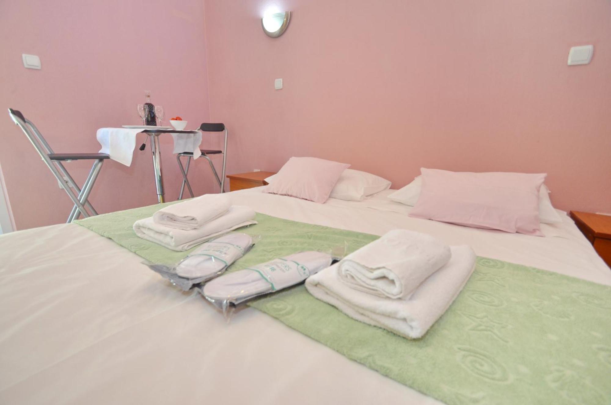 Apartments Dinko Zifra Tivat Exteriör bild